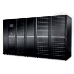 Symmetra PX 250kW Escalável para 500kW com Distribuição e Bypass de Manutenção Montados do Lado Esquerdo